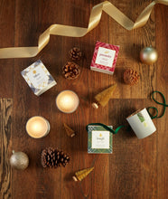 Load image into Gallery viewer, Pomander Holiday Boxed Candle